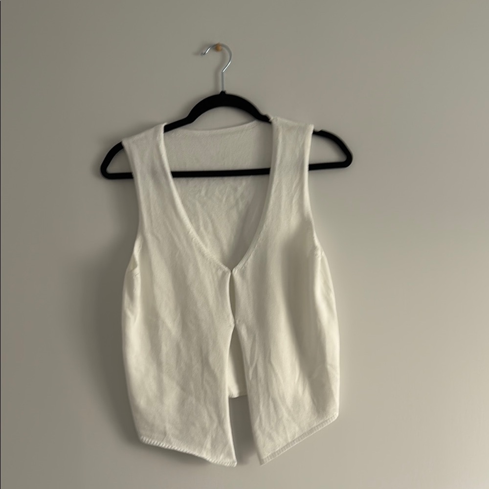 Elegant White Sleeveless Top
